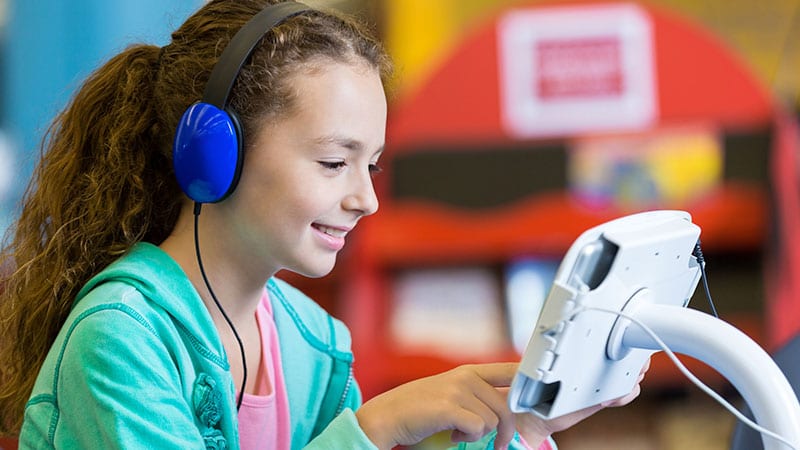 7 Ways Audiobooks Benefit Students